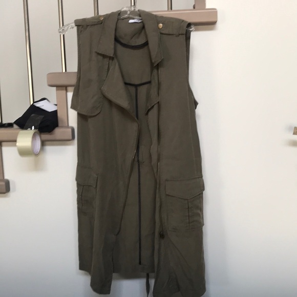 Dex sleeveless army green vest - Picture 1 of 1